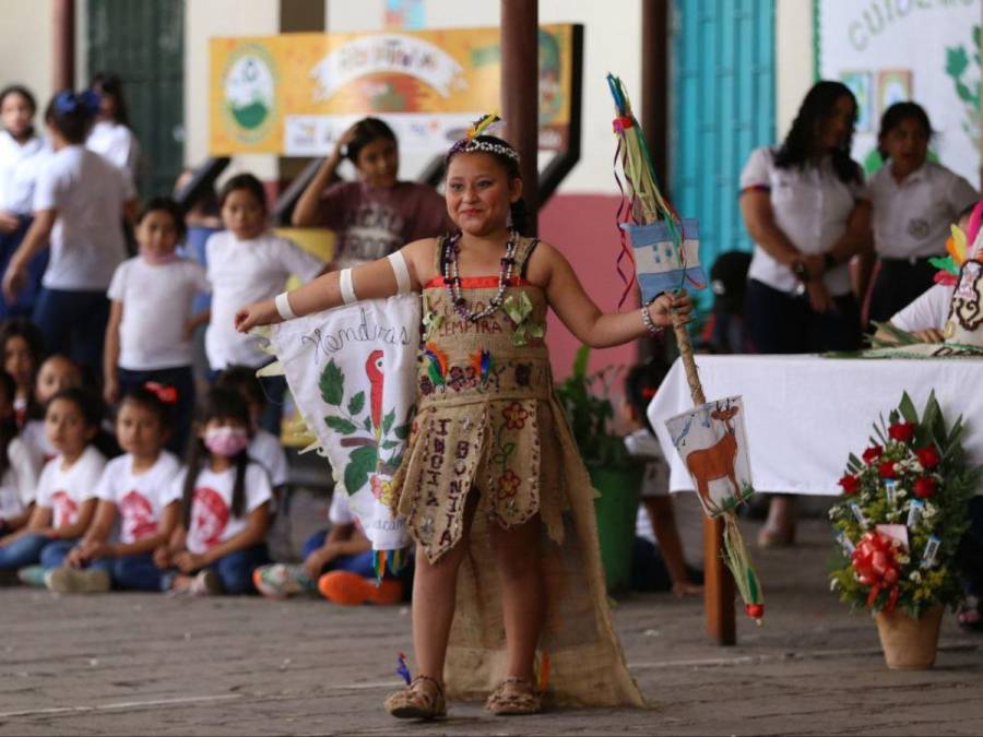 Día del cacique Lempira elección de la india bonita y bailes