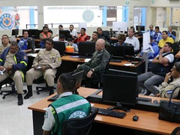 Las autoridades de Conapremm en reunión de los preparativos. Foto: Cortesía Copeco.