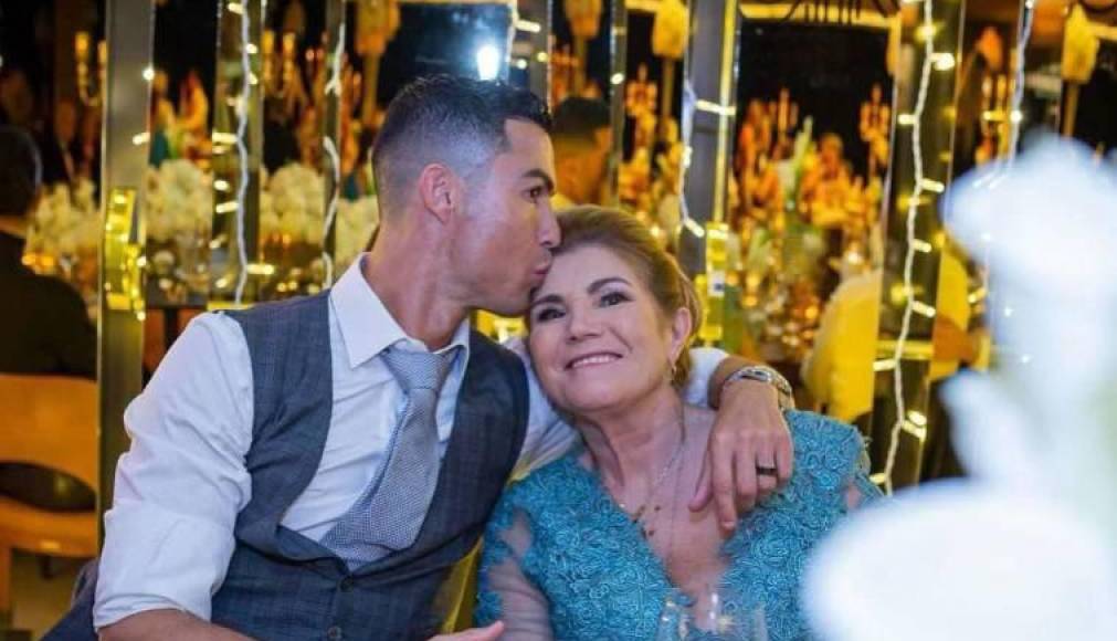 Madre de Cristiano Ronaldo ‘responde’ a los rumores sobre su relación con Georgina