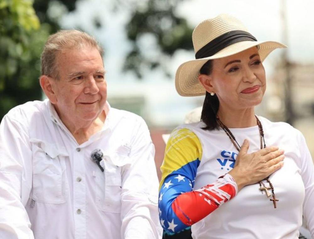 Favorita en las encuestas de Venezuela, pero inhabilitada para ejercer cargos públicos, María Corina Machado, buscará el fin del chavismo a través de Edmundo Gonzales. Aquí su trayectoria a través de la política.