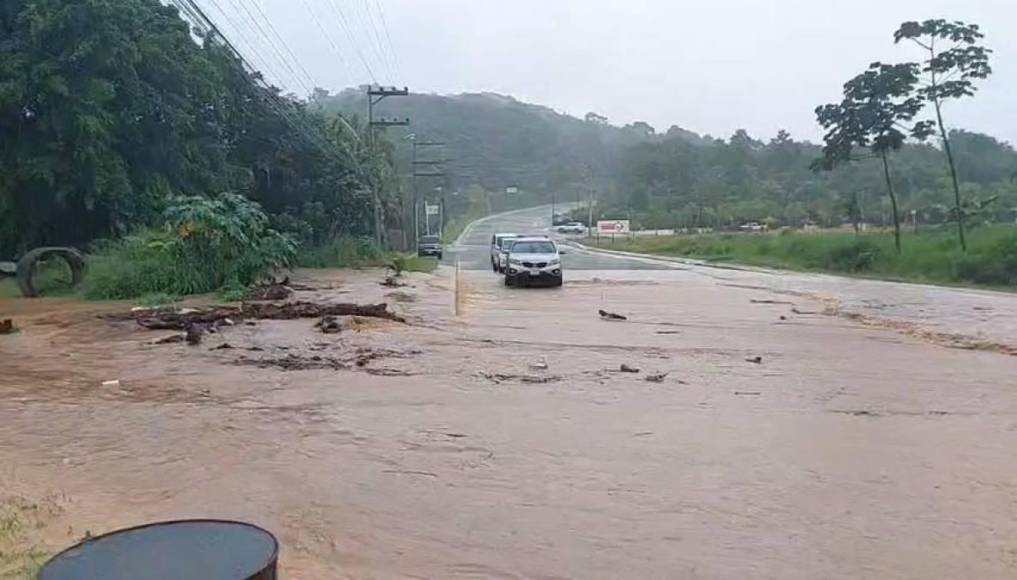 Frente frío deja inundada a Roatán, Islas de la Bahía