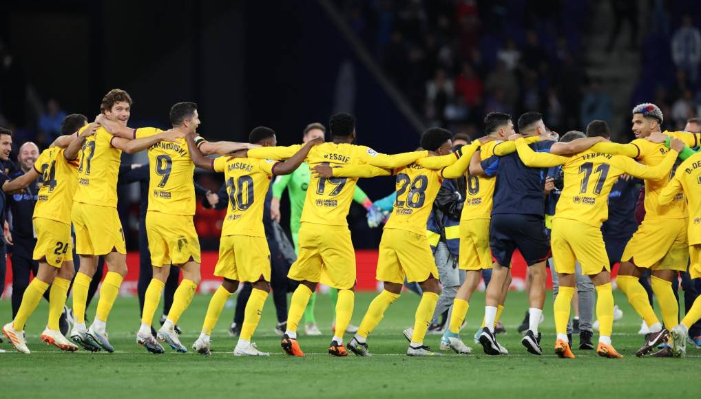 Festejo blaugrana y frustración del Espanyol: las imágenes que dejó el triunfo del Barcelona que lo corona campeón de España