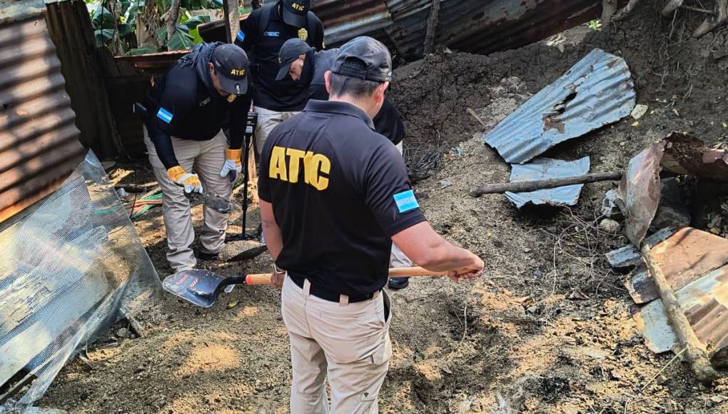 Las imágenes del cementerio clandestino encontrado en Lomas del Carmen, SPS