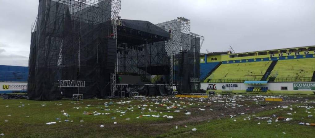 Cancha del estadio de Juticalpa quedó en pésimo estado luego de un concierto