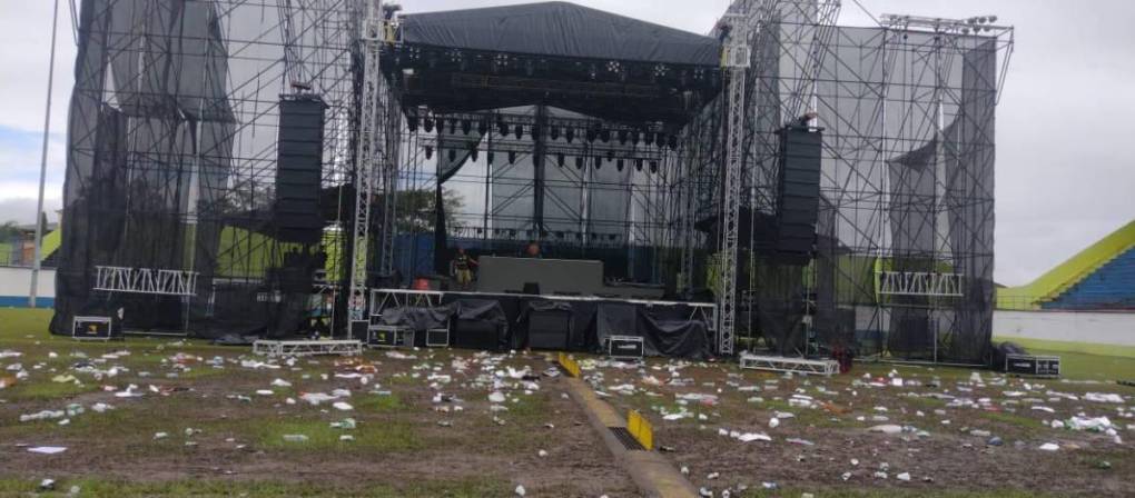 Cancha del estadio de Juticalpa quedó en pésimo estado luego de un concierto