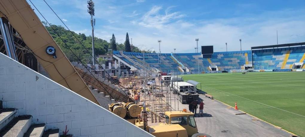 Comienzan a instalar las graderías en el estadio Nacional de Tegucigalpa