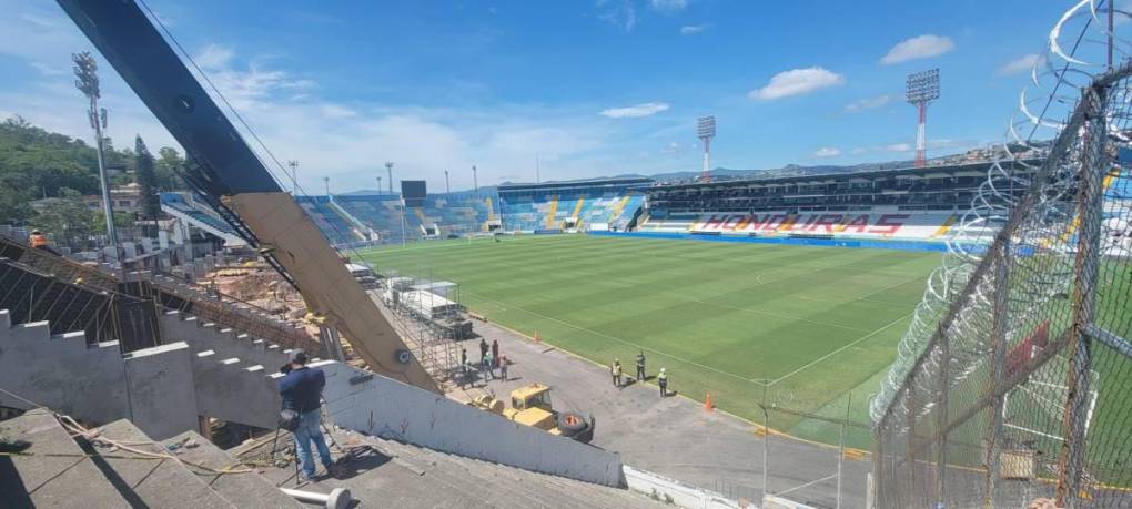 Comienzan a instalar las graderías en el estadio Nacional de Tegucigalpa