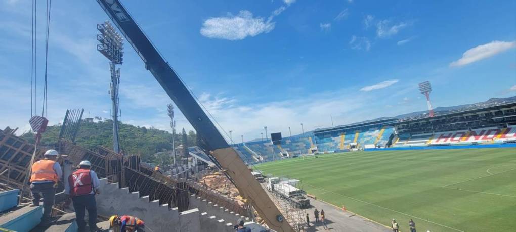 Comienzan a instalar las graderías en el estadio Nacional de Tegucigalpa