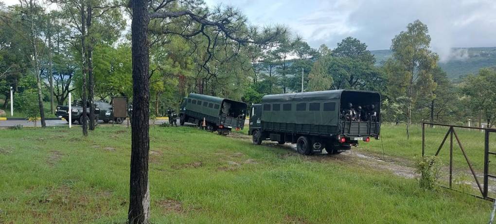 En camiones y caravana fue traslado de reos de batallón a Támara