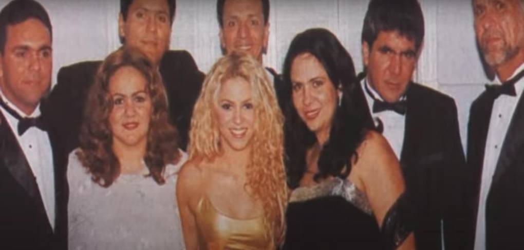 Así es Lucy Mebarak, la hermana de Shakira que huyó de España