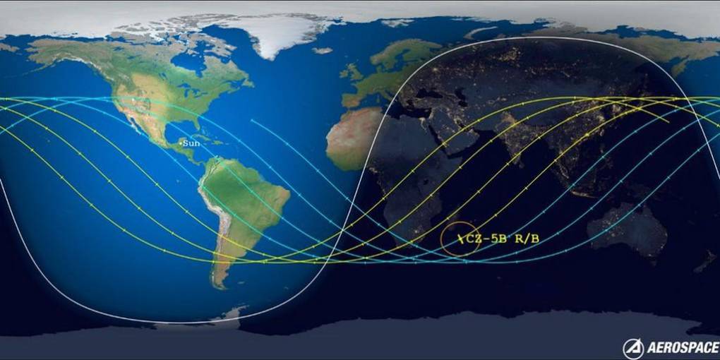 Masivo e incontrolable: Así es el cohete chino que se estrelló contra la Tierra este domingo (Fotos)