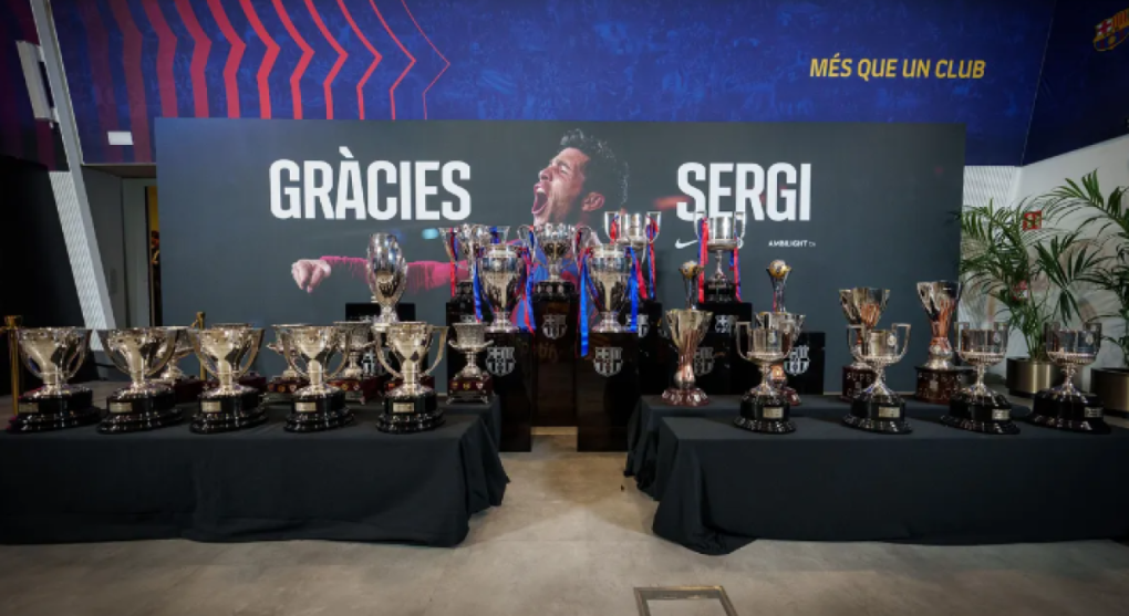 Leyendas del Barcelona presentes en despedida de Sergi Roberto: “Me hubiera gustado...”