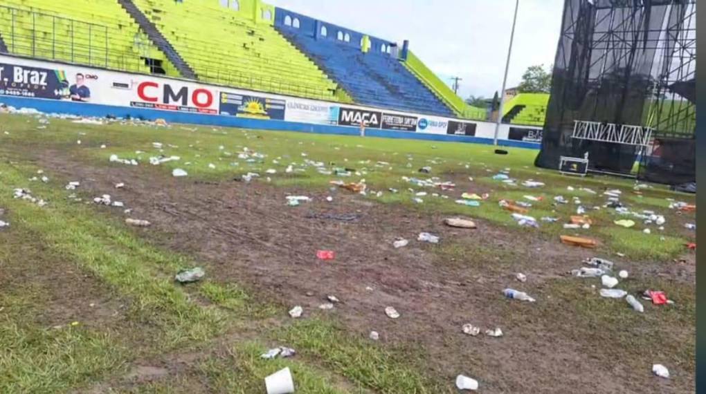 Cancha del estadio de Juticalpa quedó en pésimo estado luego de un concierto