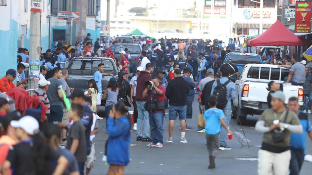 ¡Gran ambiente! Así se vive la previa de la final entre Motagua y Olimpia