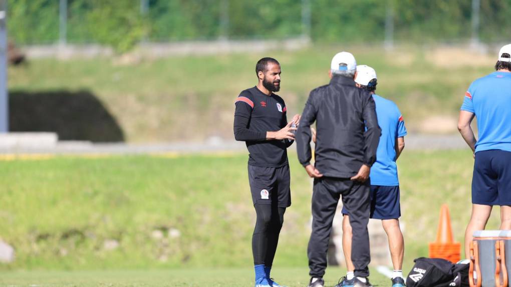 Olimpia afina detalles en último entreno previo a final ante Motagua