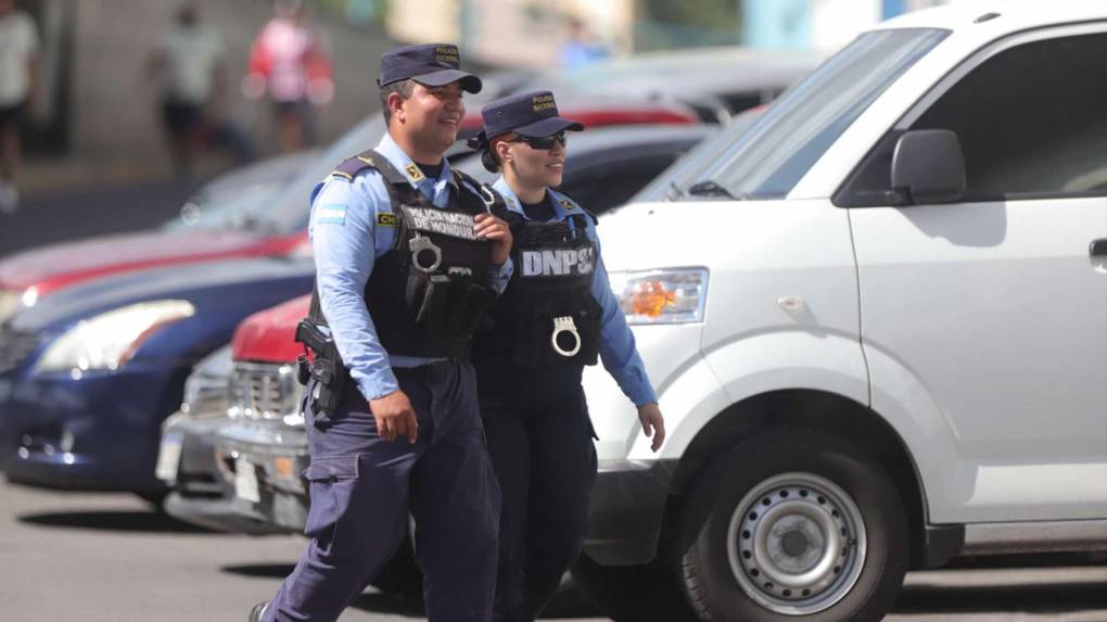 Bellas chicas en clásico capitalino, novias de jugadores de Motagua se roban miradas