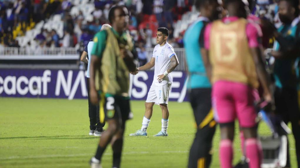 La tristeza de jugadores de Honduras tras derrota ante Jamaica