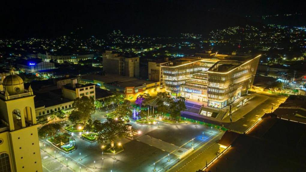 Así luce Binaes, la moderna biblioteca de El Salvador