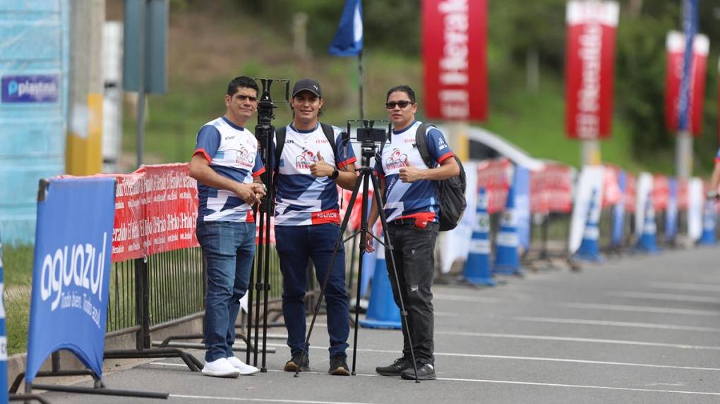 Dedicación y experiencia en amplia cobertura a la Vuelta Ciclística 2023