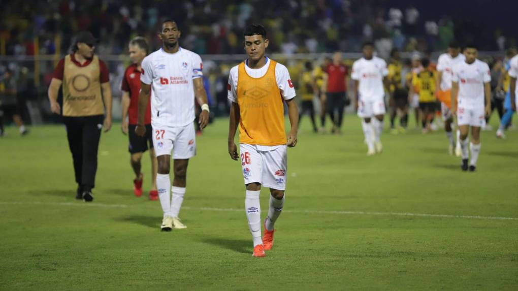 No se vio: Tristeza de jugadores de Olimpia, Menjívar ante la afición y llenazo en el Morazán