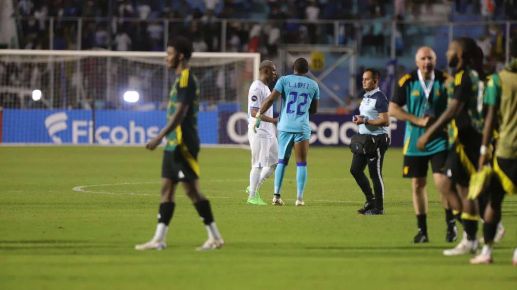 La tristeza de jugadores de Honduras tras derrota ante Jamaica