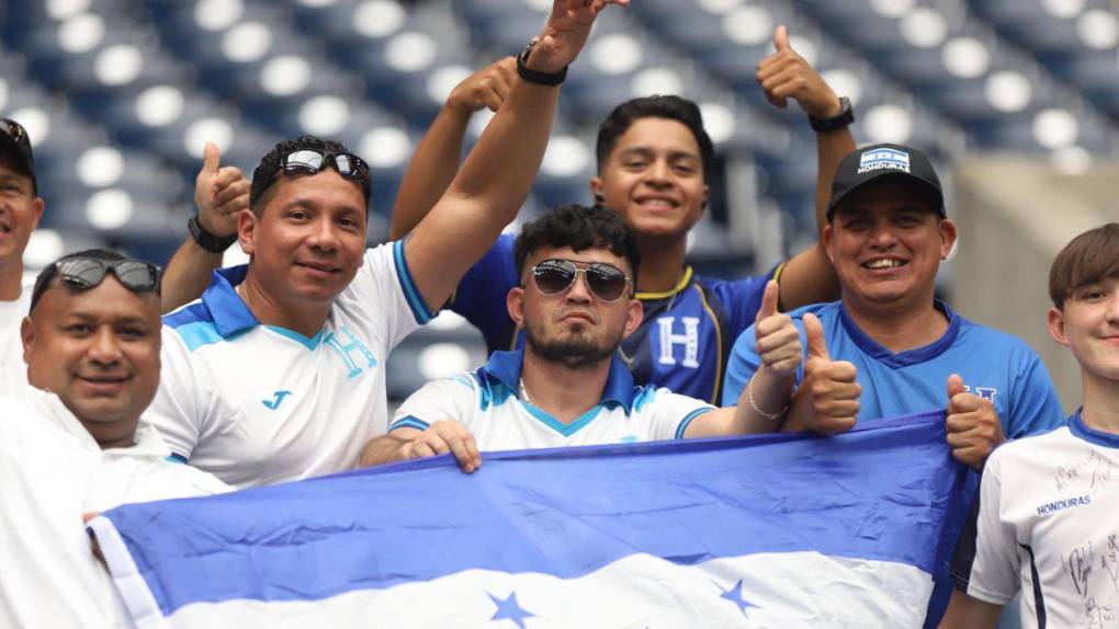 Gran ambiente: aficionados llegan al NRG Stadium para presenciar el Honduras-México en la Copa Oro 2023