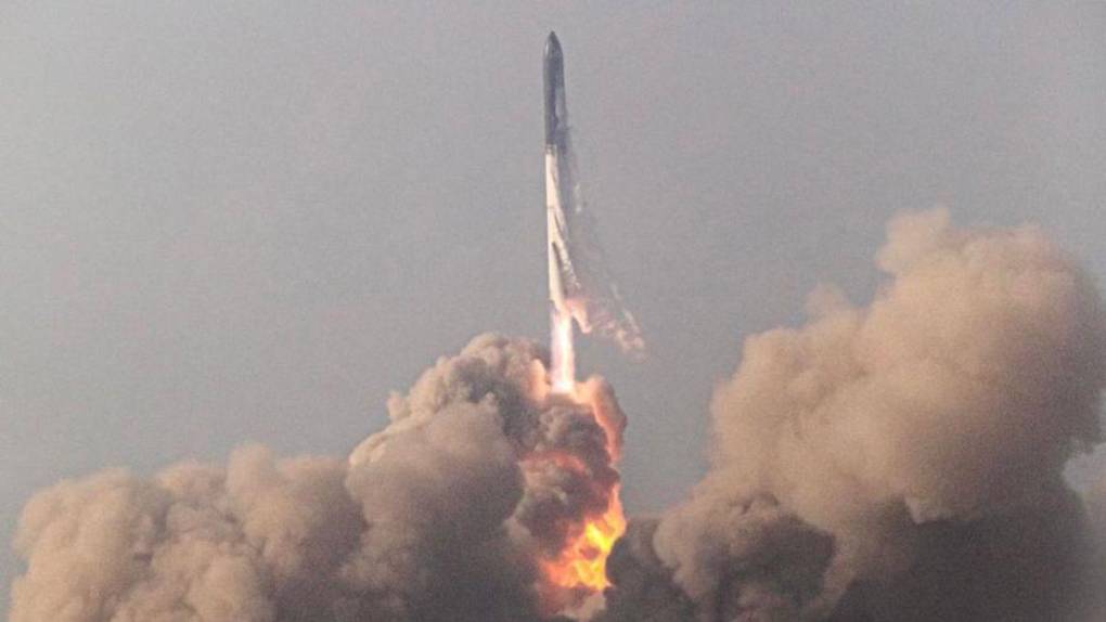 Explotó a los pocos minutos de despegar: así se desintegró el cohete Starship de SpaceX