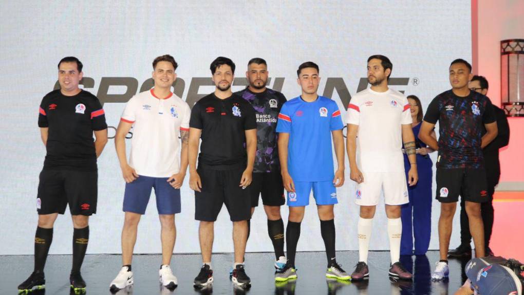 ¡La piel del bicampeón! Así presentó Olimpia sus nuevas camisetas