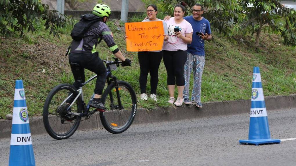 Mascotas y ciclismo, la combinación que impulsa a algunos profesionales de las dos ruedas