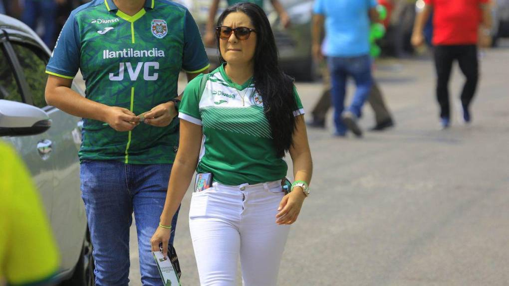 Guapas aficionadas embellecen cruciales partidos del Torneo Clausura 2023