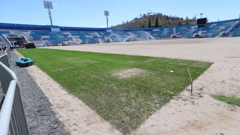 ¿Futura mesa de billar? Así marcha la instalación del nuevo césped del Estadio Nacional