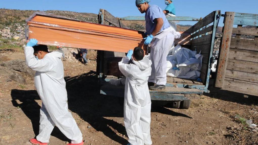 Sin flores ni llanto: el triste último adiós a los cuerpos que no son reclamados en la morgue