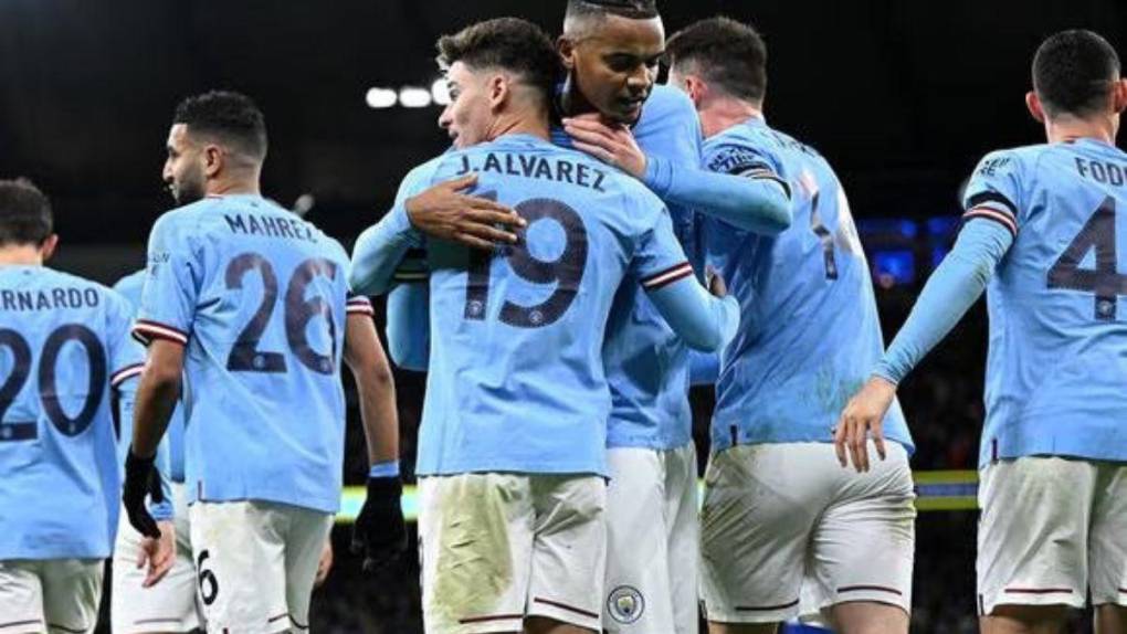 Prohibición de fichajes, pérdida de puntos y expulsión: los posibles castigos que enfrentaría el Manchester City ante acusaciones