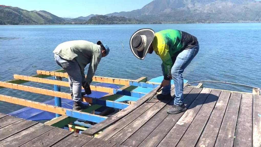 Vistosos y atractivos para el turismo, así son los muelles a desmantelar en el Lago de Yojoa