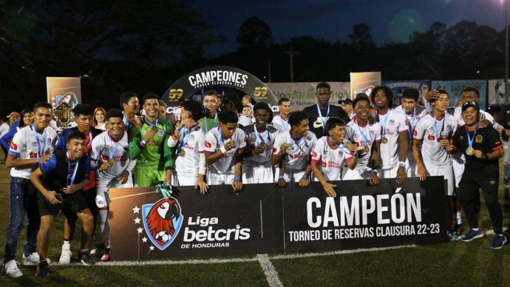 ¡9 veces campeón! Así celebraron los canteranos de Olimpia el título en el Torneo de Reservas