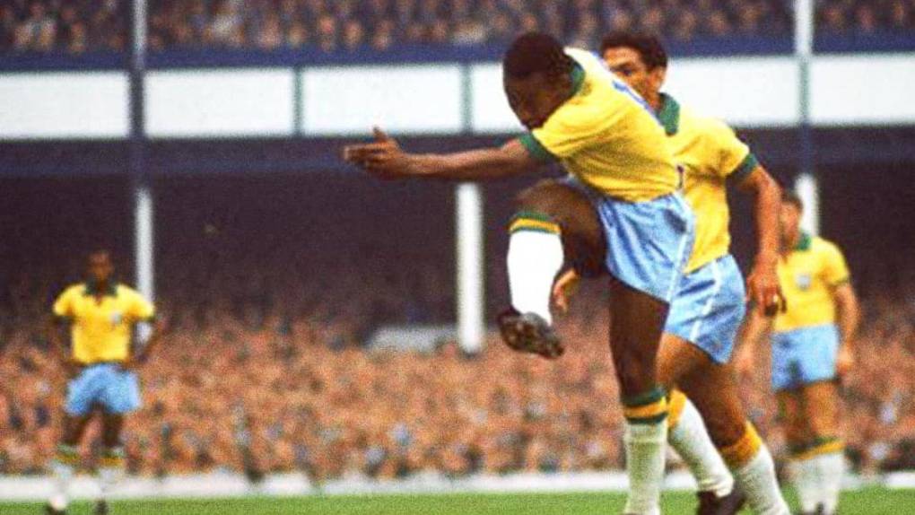 La vida de Pelé, el Rey del fútbol mundial, en imágenes