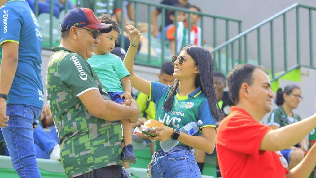 Guapas aficionadas embellecen cruciales partidos del Torneo Clausura 2023