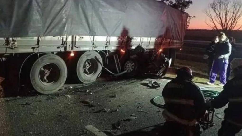 Madre y hermana de reconocido futbolista mueren en trágico accidente de tránsito en Argentina