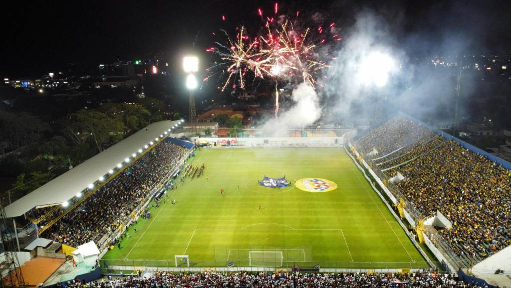 No se vio: Tristeza de jugadores de Olimpia, Menjívar ante la afición y llenazo en el Morazán