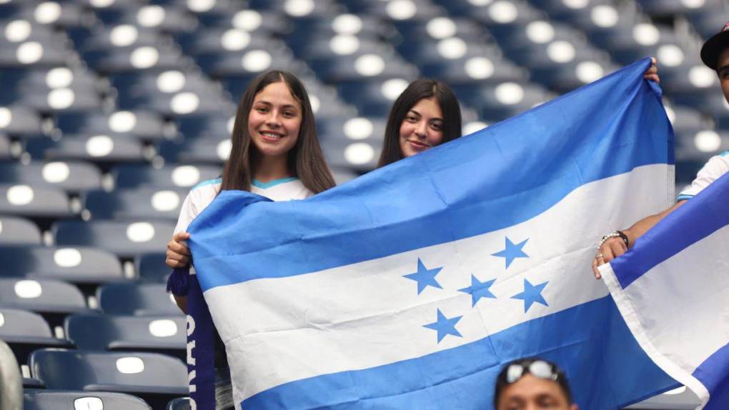 Gran ambiente: aficionados llegan al NRG Stadium para presenciar el Honduras-México en la Copa Oro 2023