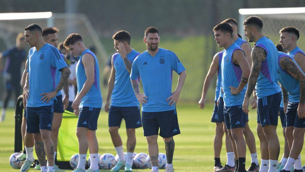 Preparando el debut: Así fue el entrenamiento de Argentina este lunes