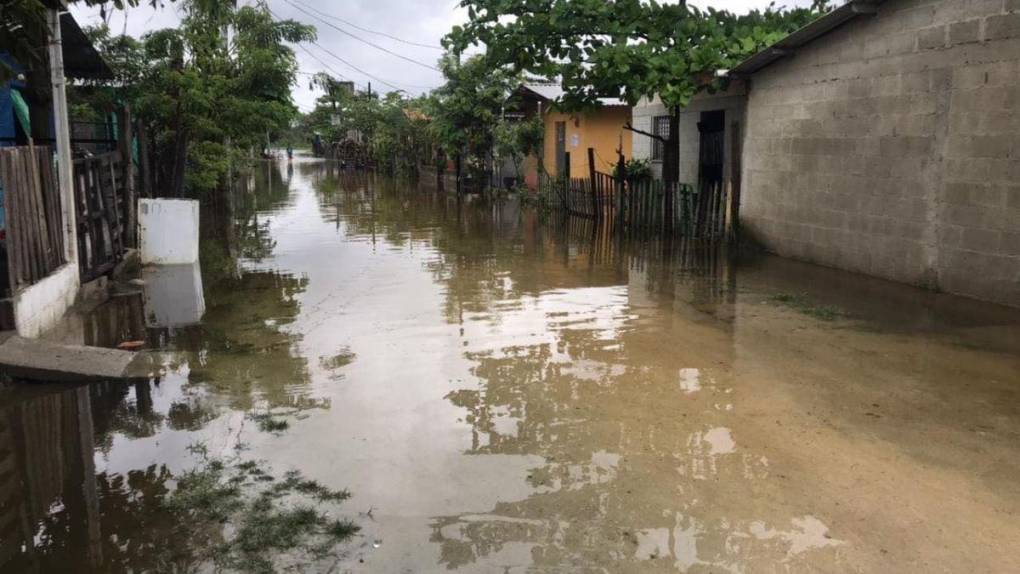 Desbordamientos, evacuaciones y emergencia: las imágenes de las inundaciones en Cortés