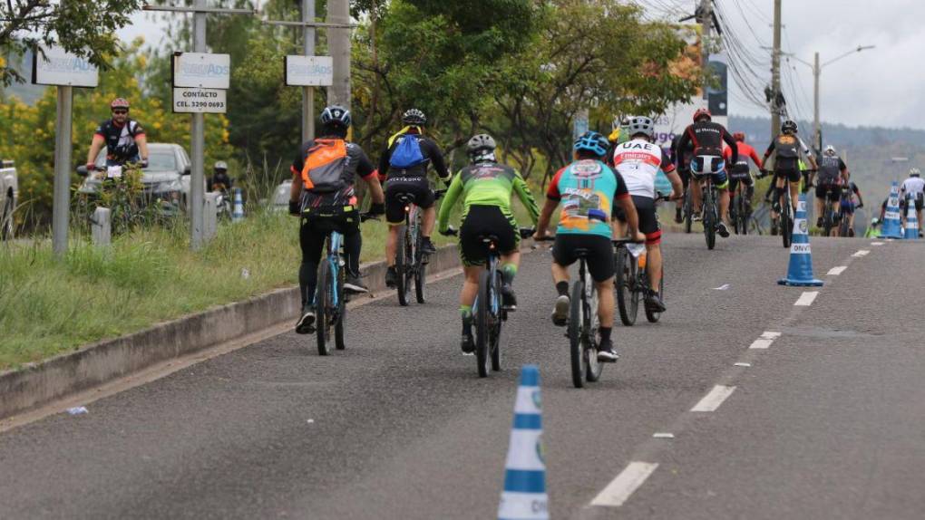 Mascotas y ciclismo, la combinación que impulsa a algunos profesionales de las dos ruedas