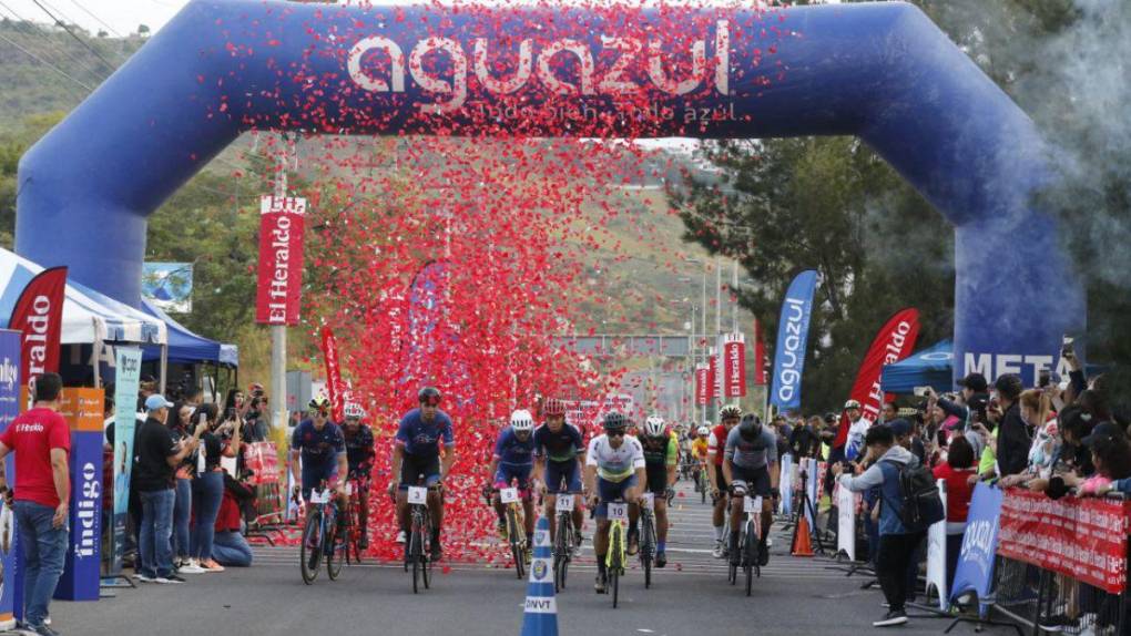 Mascotas y ciclismo, la combinación que impulsa a algunos profesionales de las dos ruedas