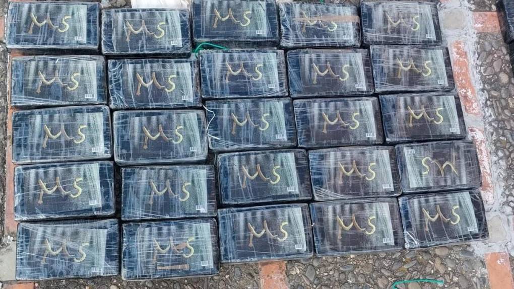 Ferretti, M5, Fluffy 1: las marcas en los dos mil kilos de cocaína decomisada en La Mosquitia