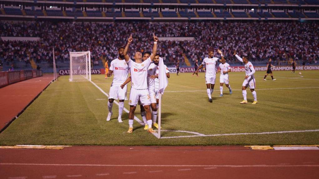 Noche épica: las mejores imágenes del triunfo histórico de Olimpia sobre el Atlas