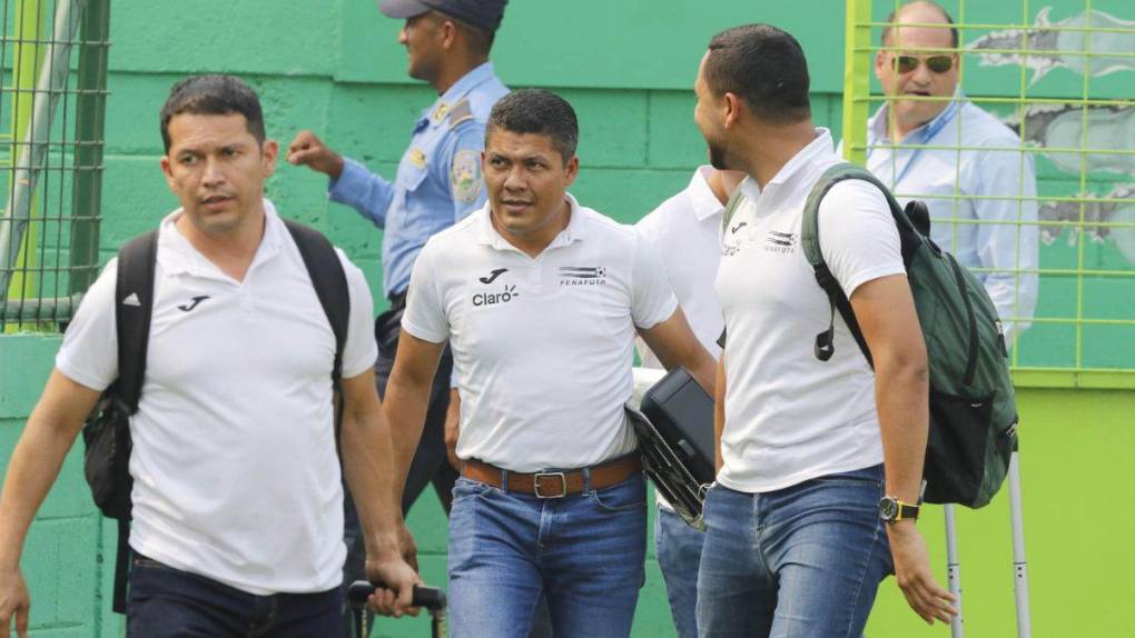 Lucha por no descender, aficionados fieles y las bellezas: así se vive el ambiente en los estadios de la Liga Nacional