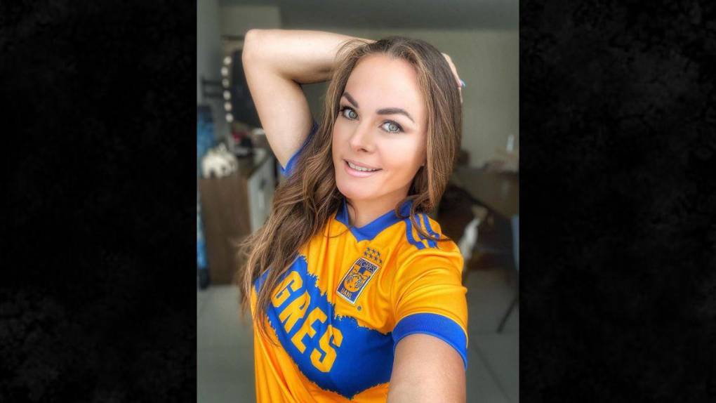 Así es Virginia Ramírez, la guapa presentadora a la que jugadores de Tigres le pedían citas a cambio de entrevistas