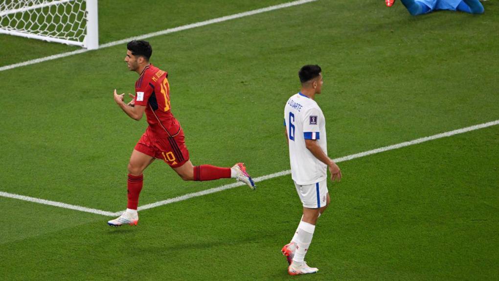 Caras largas y recital de La Roja: las imágenes de la goleada que sufrió Costa Rica ante España