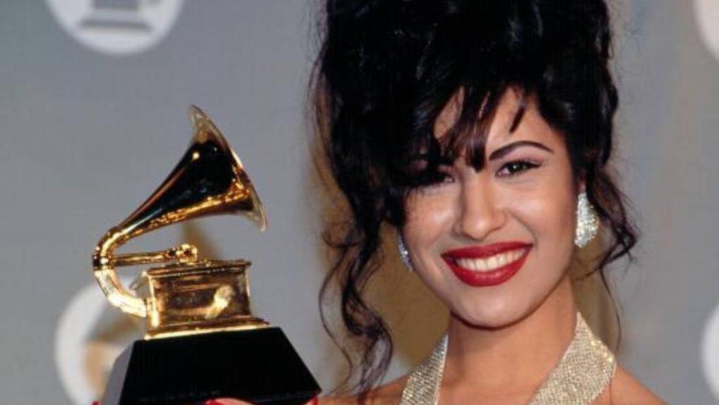 Selena Quintanilla y otros famosos que fallecieron antes de los 25 años